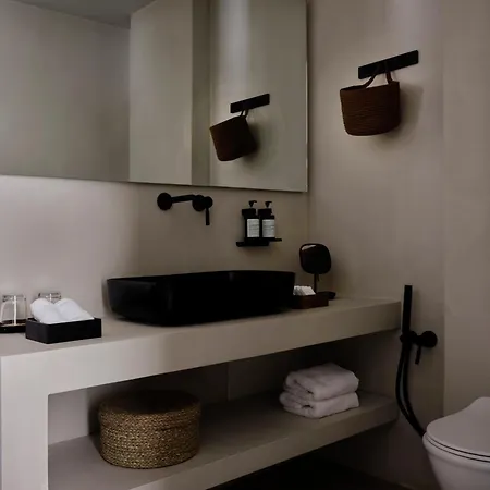 Bond Smart Living Hotel *